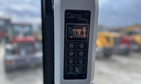 Экскаватор-погрузчик Lonking 83C (Carraro)